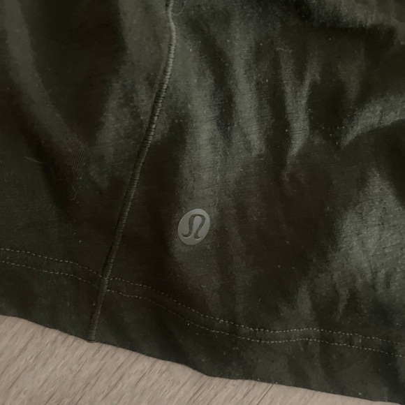 Lululemon turtleneck sleeveless top - Picture 3 of 6